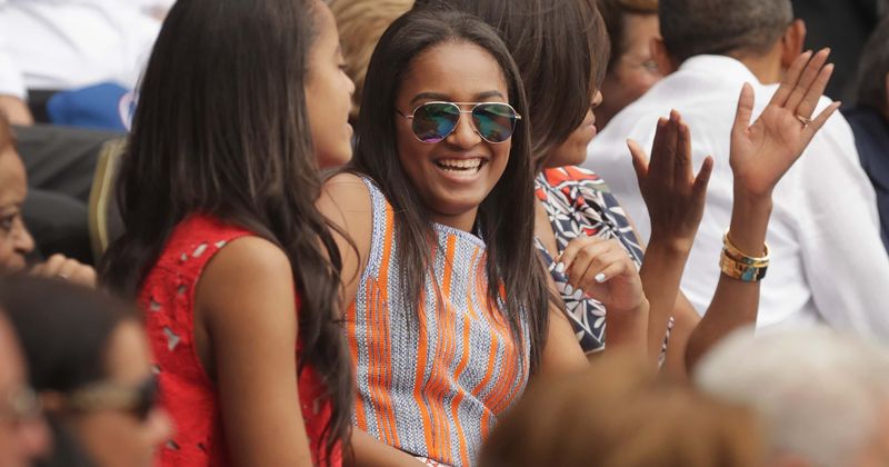 Sasha Obama's incredible transformation leaves people stunned after Michelle shares family photo on Thanksgiving