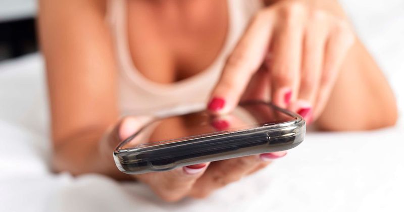 Paraprofessional sends nude pictures, sexually explicit videos of herself to 15-year-old male student on Snapchat