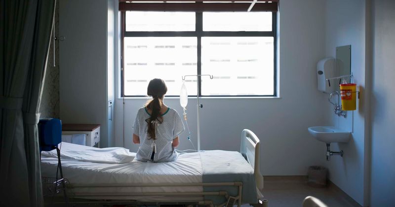 Mother-of-five who struggled with fertility issues for years donates uterus to help a stranger conceive