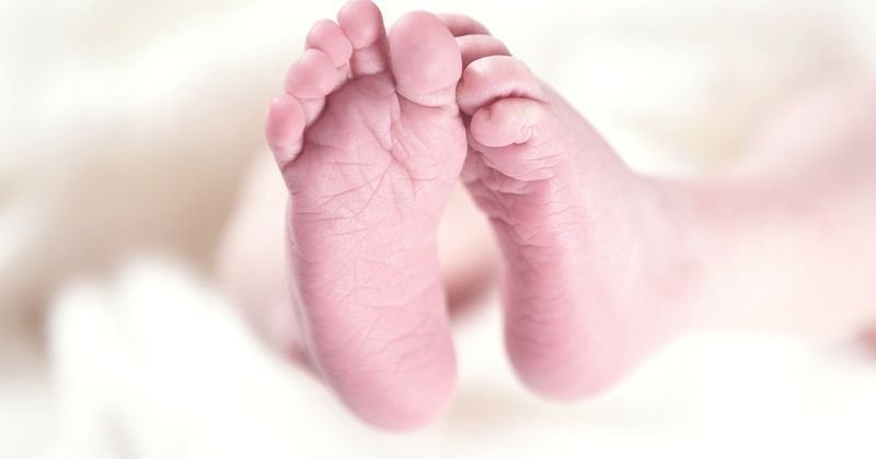 NHS doctors perform traumatic spinal procedure on wrong newborn after mixing up babies with same first name