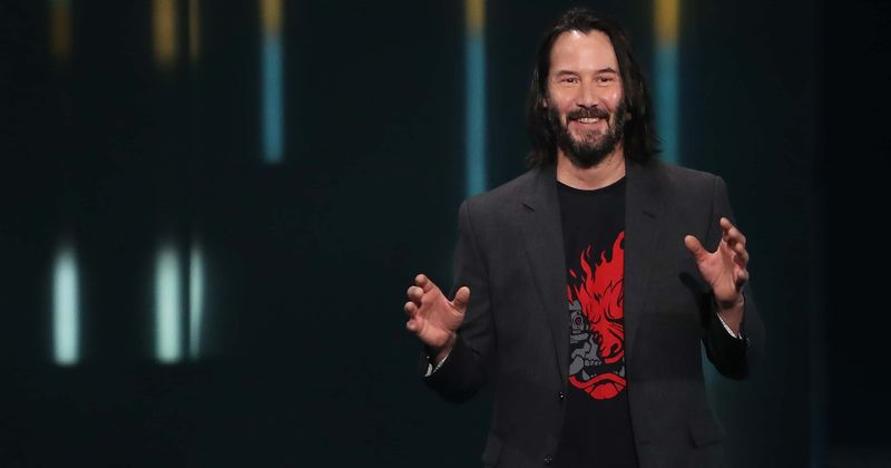 Keanu Reeves bonds with passengers on bus after his flight left him stranded in Bakersfield