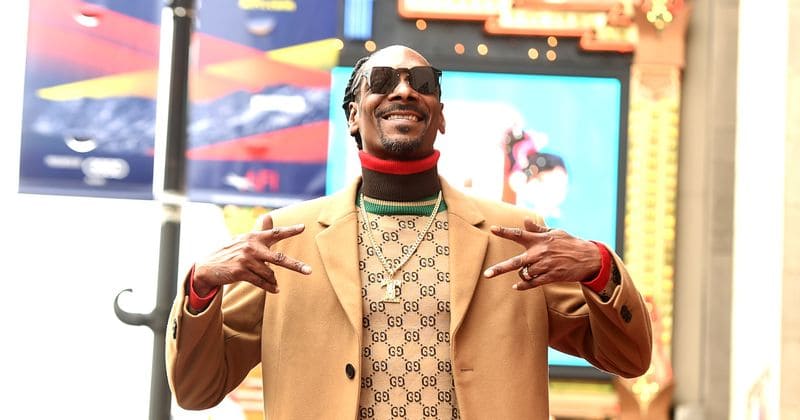 The art of trolling yourself mastered by Snoop Dogg on his own Instagram feed