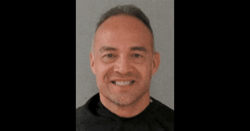 Florida teacher throws student out of class for refusing to turn down music, charged with battery
