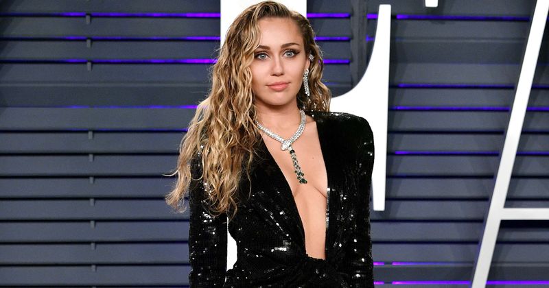 Miley Cyrus' Instagram features the 'Best of Both Worlds', as she embraces her inner 'Hannah Montana'