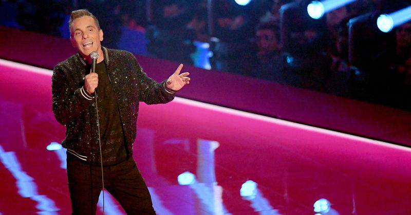 'The Irishman' star Sebastian Maniscalco talks about working with biggies and how Scorsese mistook his wig for hair