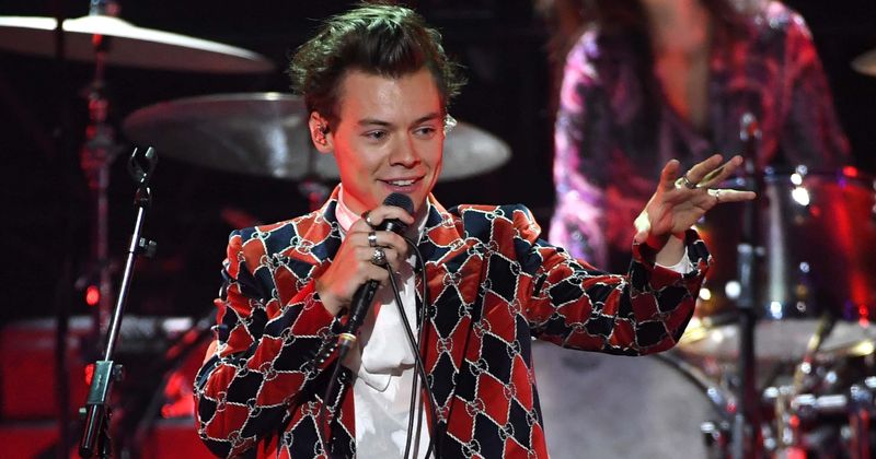 Harry Styles fans launch #HarryBackOut, want singer to boycott Pepsi pre-Super Bowl party with Mark Ronson