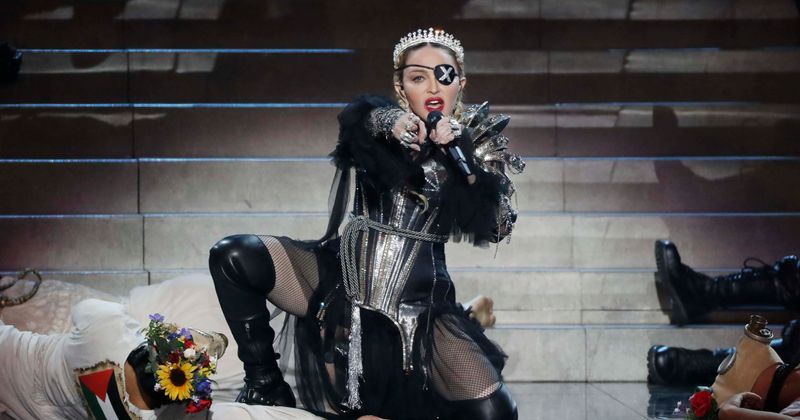 Naked Madonna in Michael Jackson's bed 'put singer off women', King of Pop's close friend claimed in 2017