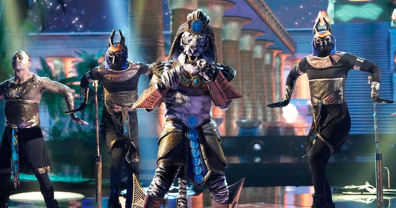 'The Masked Singer' Season 3: White Tiger kicks off with icy performance, fans predict it's Rob Gronkowski