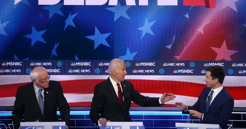 Houston couple ends up watching Las Vegas Democratic debate on third date, instead of having a jazz evening