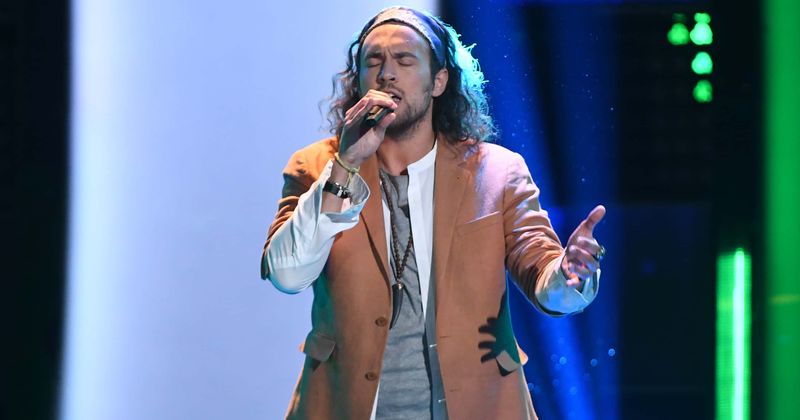 'The Voice' Season 18 Episode 2: John Legend steals Zach Day from Kelly Clarkson, fans call it perfect union