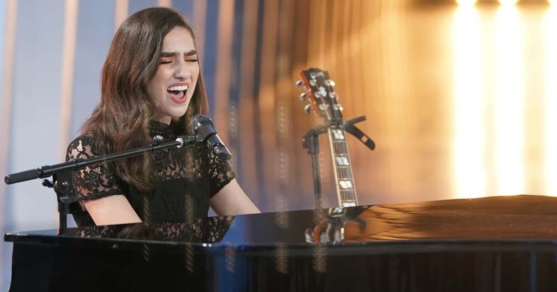 'American Idol' Season 18 Hollywood Week: Genavieve Linkowski's strong vocals has fans saying she's a favorite