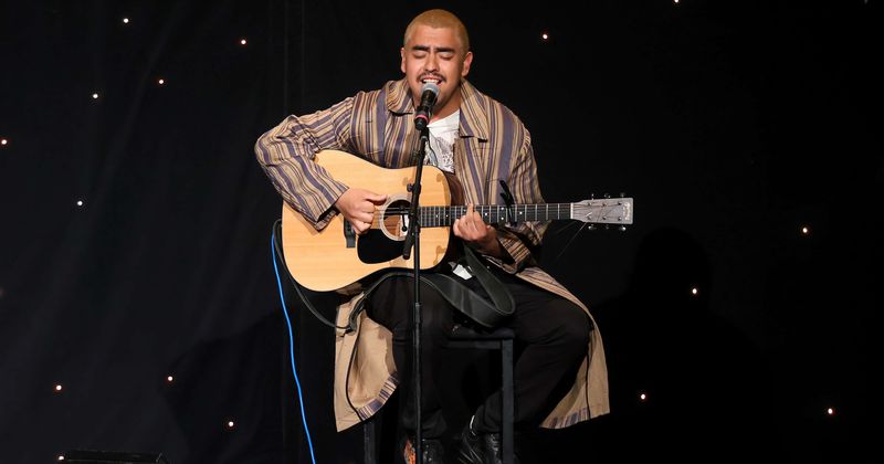 'American Idol' Season 18: Alejandro Aranda drops by to guide contestants, fans wonder where is Laine Hardy
