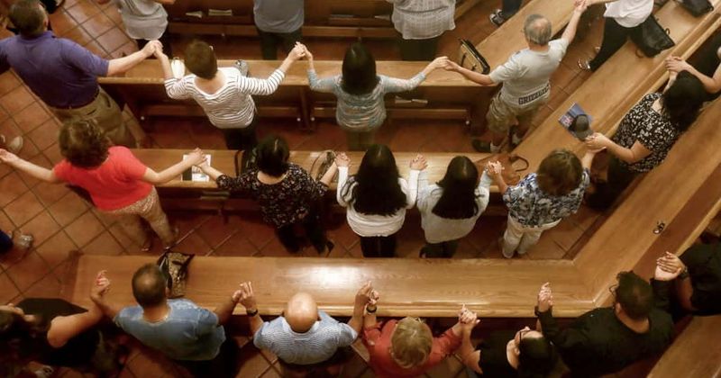 Louisiana pastor hosts service for over 1,800 people ignoring social distancing orders amid deadly outbreak