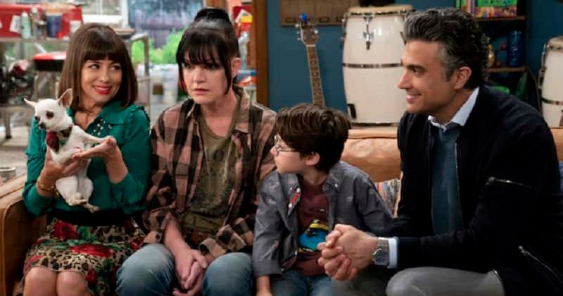 'Broke' Series Premiere: Fans find plot similar to 'Indebted', complain the studio laughter is 'over-the-top'