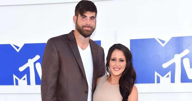 Jenelle Evans' husband David Eason slammed for carrying gun around 3-year-old daughter on family's day out