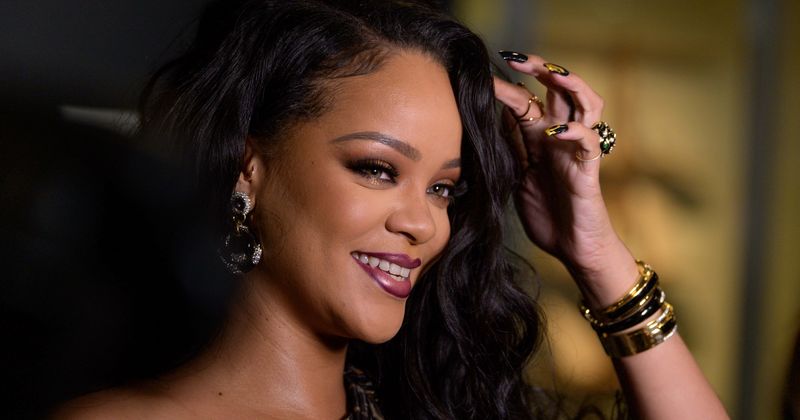Rihanna buys ventilator for her dad who thought he was 'going to die' after contracting coronavirus