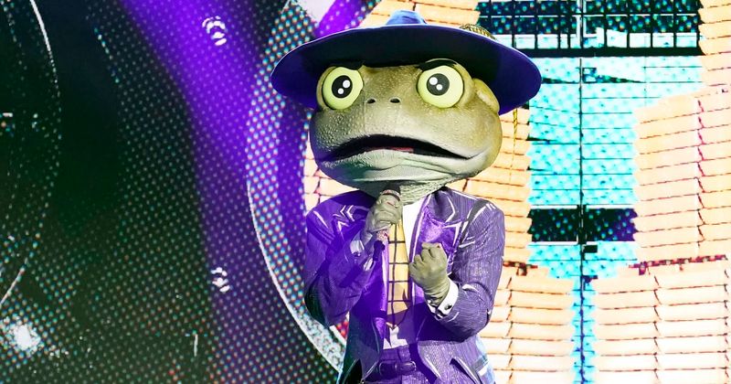 'The Masked Singer' Season 3: Is Rapper Bow Wow behind Frog mask? Fans say they have the $106 clue figured out