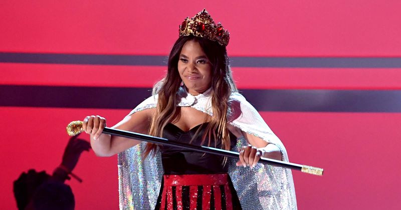 Regina Hall deemed ‘national treasure’ by fans after appearing on BET’s ‘Saving Our Selves’ with face mask