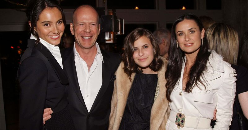 Bruce Willis and Demi Moore break into goofy dance-off during quarantine, much to delight of their daughters