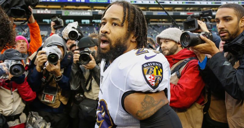 NFL star Earl Thomas gets diamond pendant birthday gift from wife, days after she put loaded gun to his head