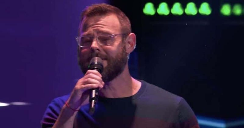 'The Voice' Season 18: Todd Tilghman cries as he sings Collin Raye's 'Love, Me' for his family and church