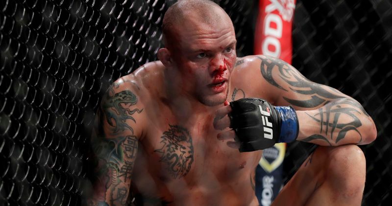 UFC's Anthony Smith handed ref knocked-out tooth and refused to stop brutal bout that left him hospitalized