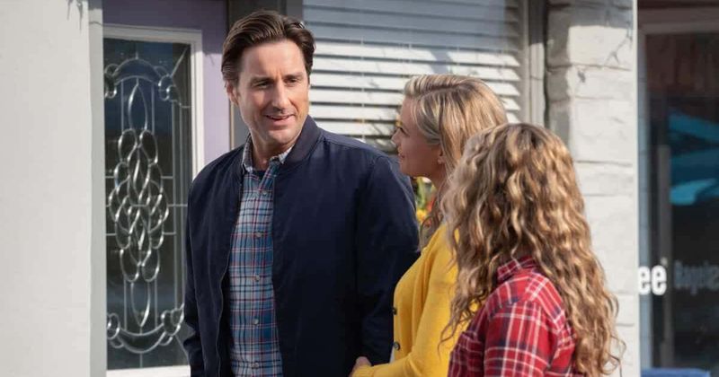 'Stargirl' Episode 1: Courtney gives Pat a hard time and fans say he deserves better