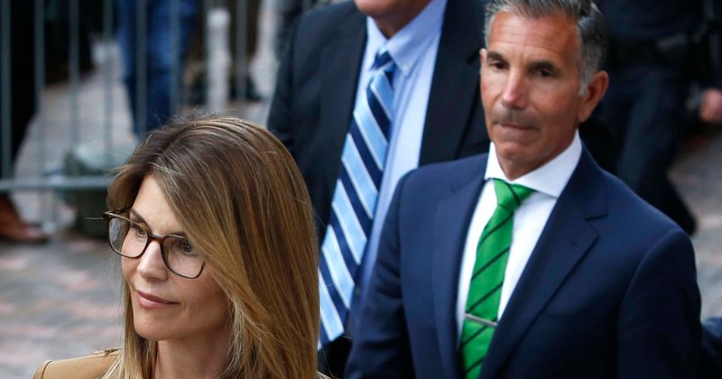 Lori Loughlin to plead guilty in college admissions scandal, agrees to serve two months in prison