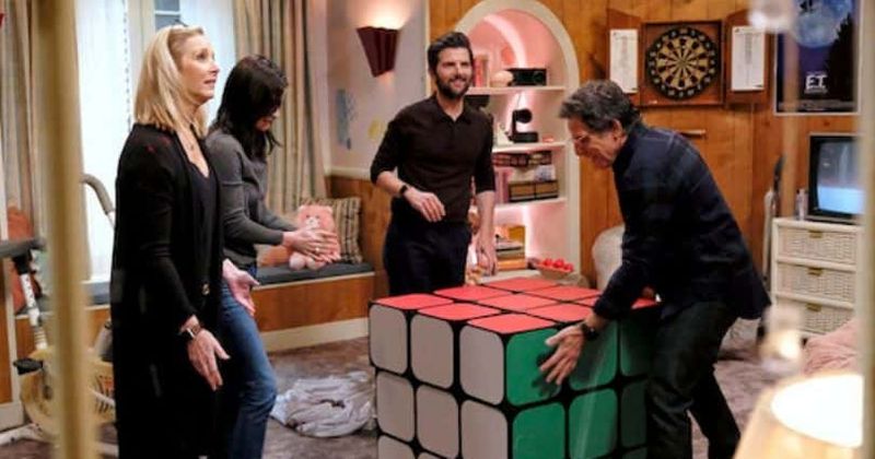 'Celebrity Escape Room': Courteney Cox and Lisa Kudrow remind fans of Monica's turkey head scene from 'Friends'