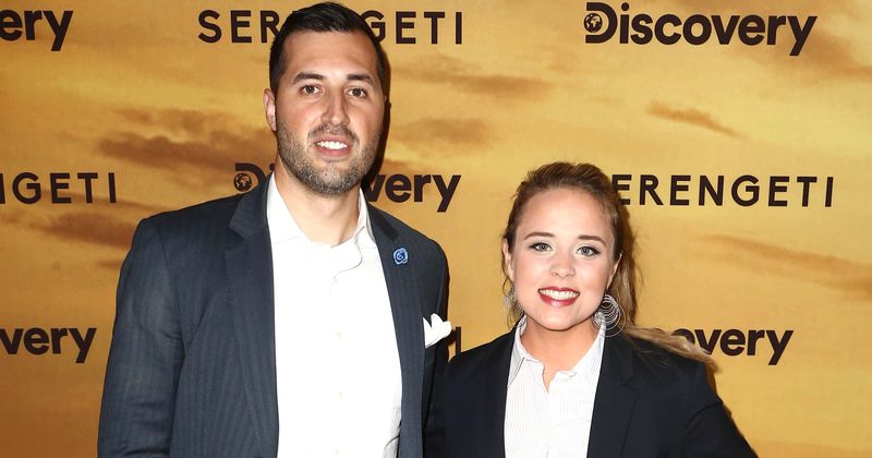 Jinger Duggar and Jeremy Vuolo expecting 2nd daughter after miscarriage, fans go gaga over sweet baby bump snap