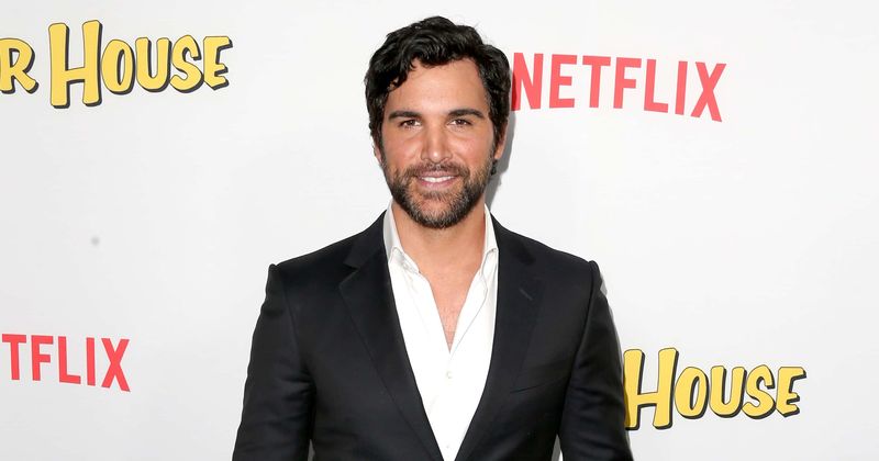 'Fuller House' actor Juan Pablo Di Pace says 'high energy' triple wedding in finale is the perfect ending