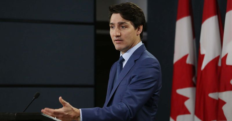 Justin Trudeau takes a knee alongside BLM protesters in Ottawa, Americans say US needs leaders like him