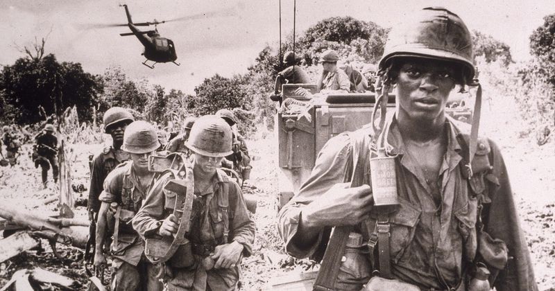 'From 5 Bloods' llama la atención sobre la difícil situación de los veteranos negros que se están abriendo sobre sus experiencias