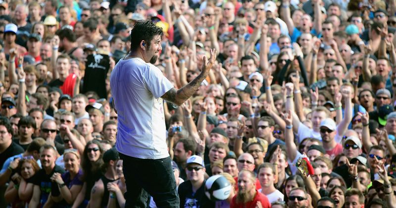 Deftones announce reissue of 'White Pony' with remix LP 'Black Stallion' and fans can't keep calm