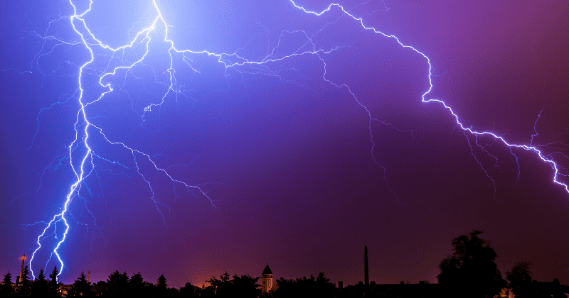 Lightning ‘megaflash’ stretching over 700km and another lasting 16.7 seconds break distance, duration records