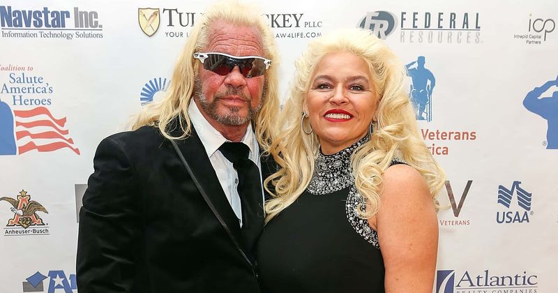 Dog the Bounty Hunter’s family hosts Hawaii sunrise hike to remember Beth Chapman on first death anniversary
