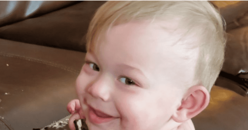 20-month-old loses three of his fingers to third-degree burns after crawling into 700-degree family fire pit