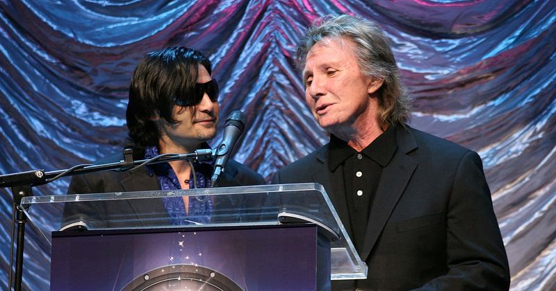 'Into The Night' singer-songwriter Benny Mardones dies at 73, fans say he was the 'ultimate showman'