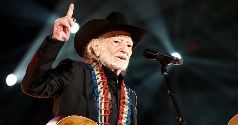 'First Rose of Spring' Review: Willie Nelson's new album is sweet, relaxing and perfect to escape the lockdown
