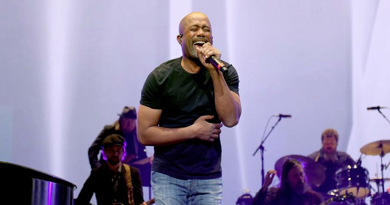 Darius Rucker praised for Nashville drive-in concert, fans say 'thanks for bringing live music back to us'