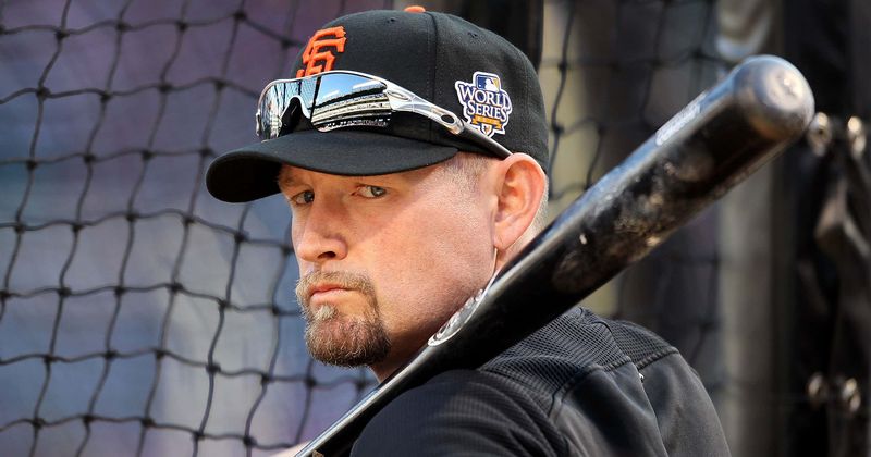 Aubrey Huff steers further away from SF Giants, slammed for criticizing players taking knee at exhibition game