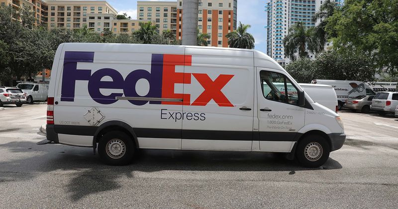 FedEx delivery driver refuses to help old man with dementia who fell on his front porch in disturbing video