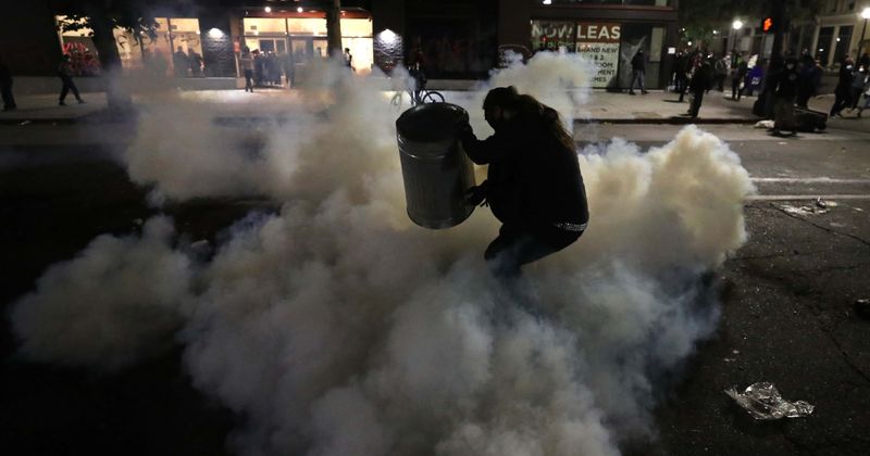 Alameda County Superior Courthouse set on fire, streets vandalized as demonstrators protest in Oakland