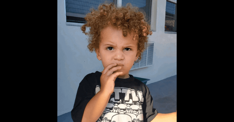 Cops look for parents of kid wandering barefoot in dirty diaper in Florida, people come forward to 'adopt him'