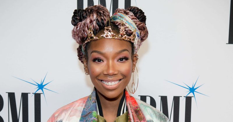 'B7' Review: Brandy cements herself as R&B royalty with first album in 8 years and 'Borderline' video