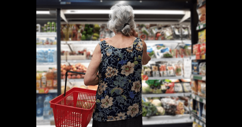 94-year-old pensioner denied loaf of bread as 'cash is dirty' amid pandemic, bakery staff insists 'cards only'