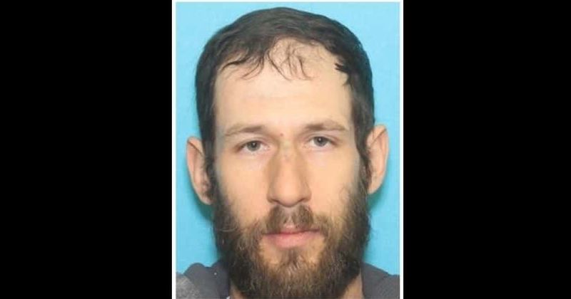 Adam Zaborowski fires AK-47 at cops over mask, Internet says White man arrested but why was George Floyd choked?