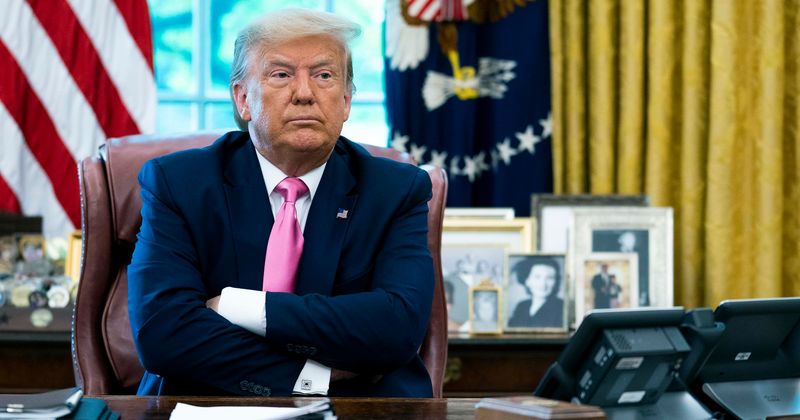 Trump scraps payroll taxes that fund social security, Internet calls it 'another scam for gullible Americans'