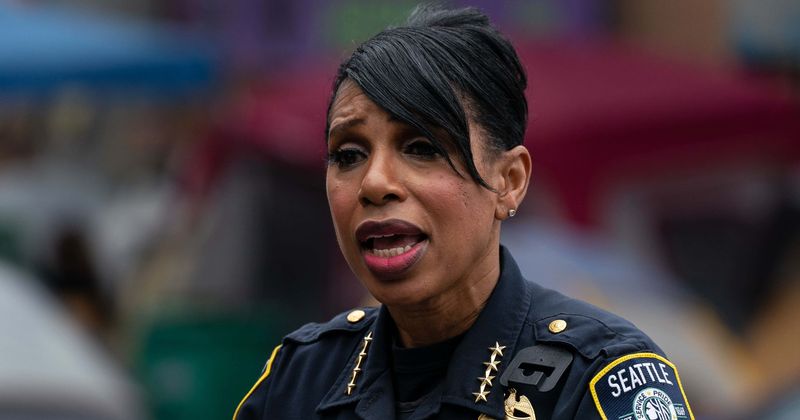 Seattle PD's 1st Black female chief Carmen Best resigns after 'defund police' vote, Internet rallies in support