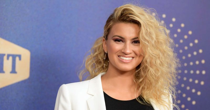 'Solitude' Review: Tori Kelly's new EP is gorgeously sunny, catchy and a blanket of comfort for the weary soul